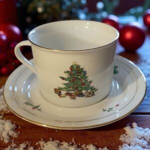 Vtg 1996 Holiday Hostess Trim Gold Band Tienshan Coffee Tea Flat Cup/Saucer